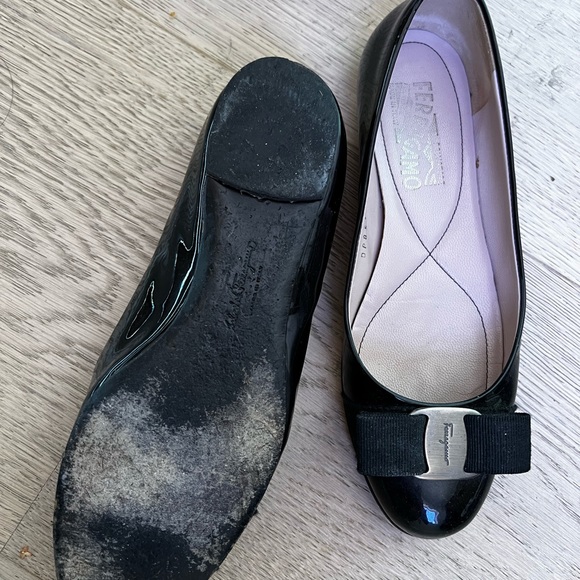 FERRAGAMO Varina Patent Leather Ballet Flats size 5.5 - Picture 5 of 5